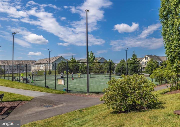 VILLAGES OF URBANA - Residential Lease