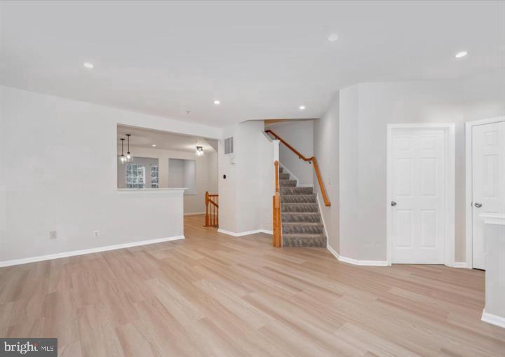 VILLAGES OF URBANA - Residential Lease