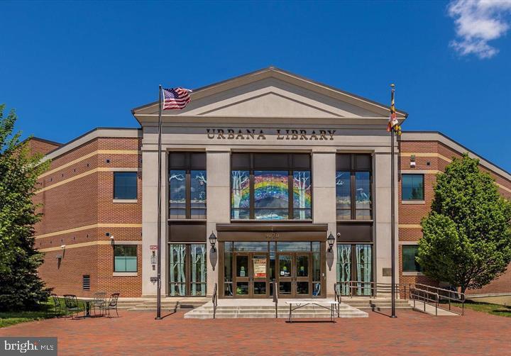 VILLAGES OF URBANA - Residential Lease