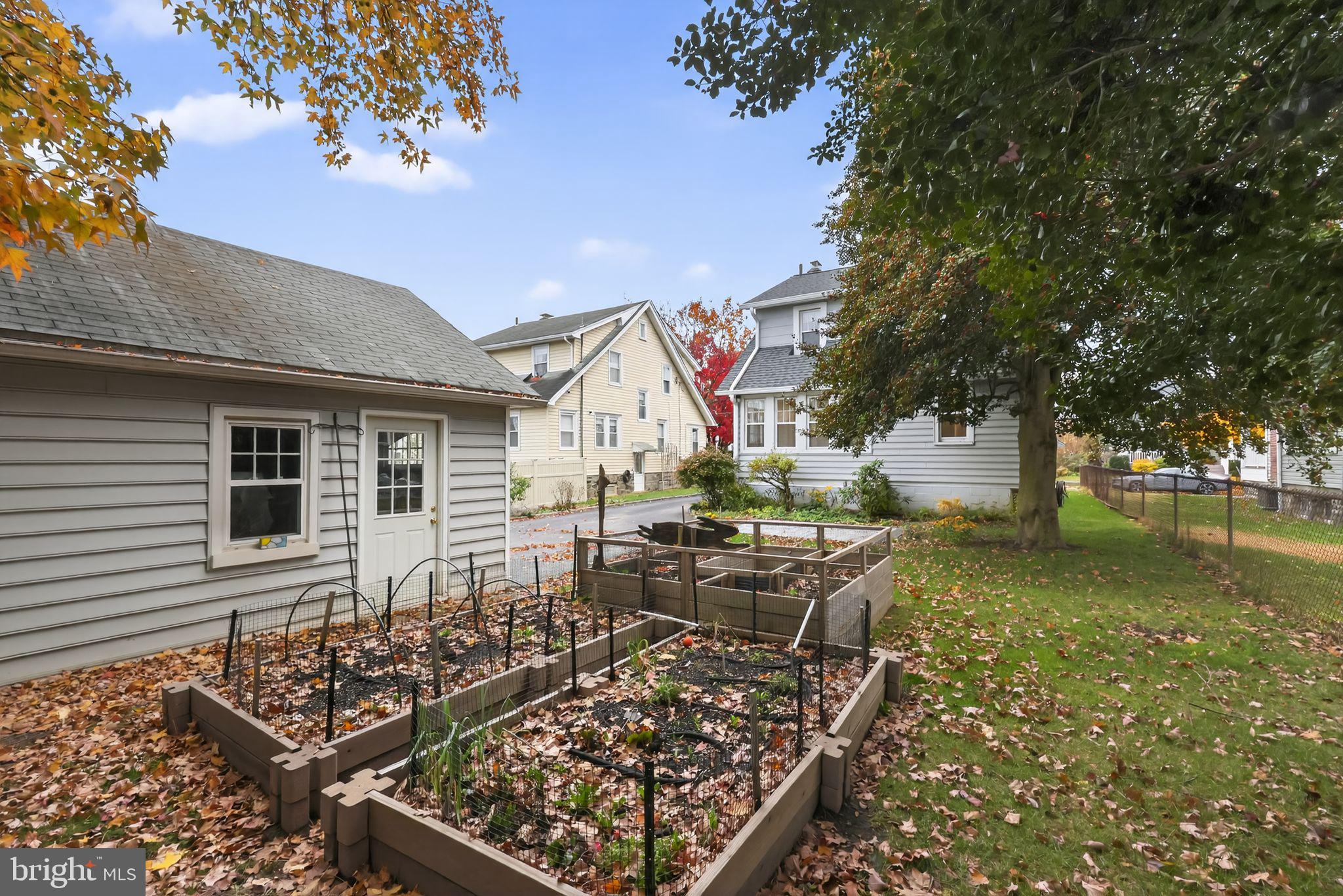 OAKMONT - Residential