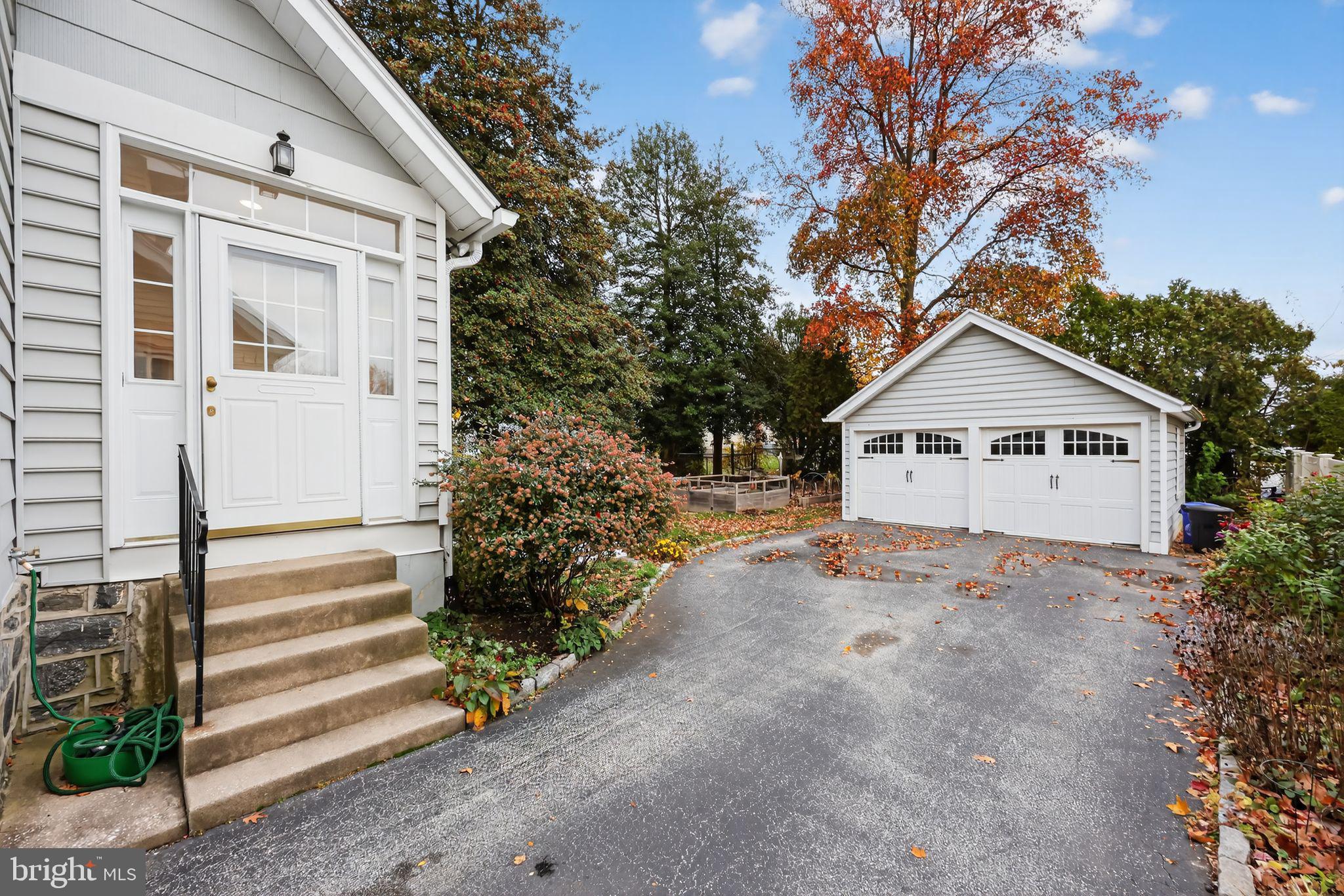 OAKMONT - Residential