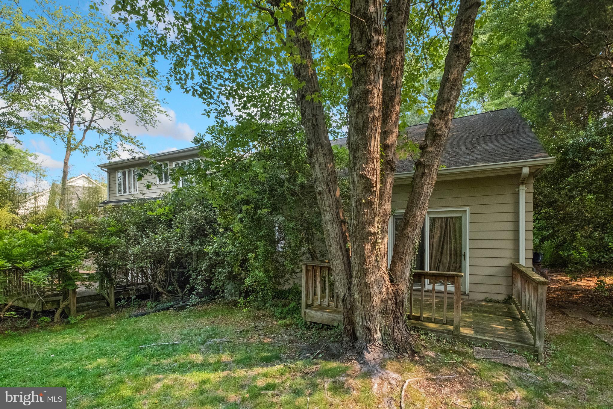 LUXMANOR - Residential