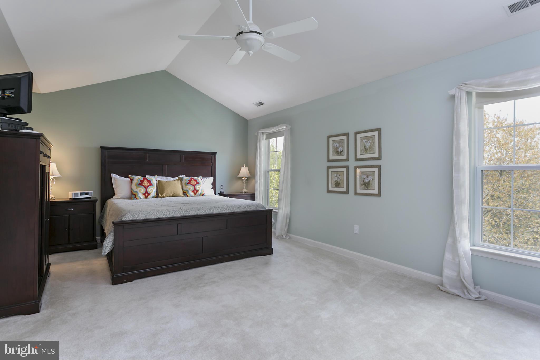 RIVER HILL - Residential