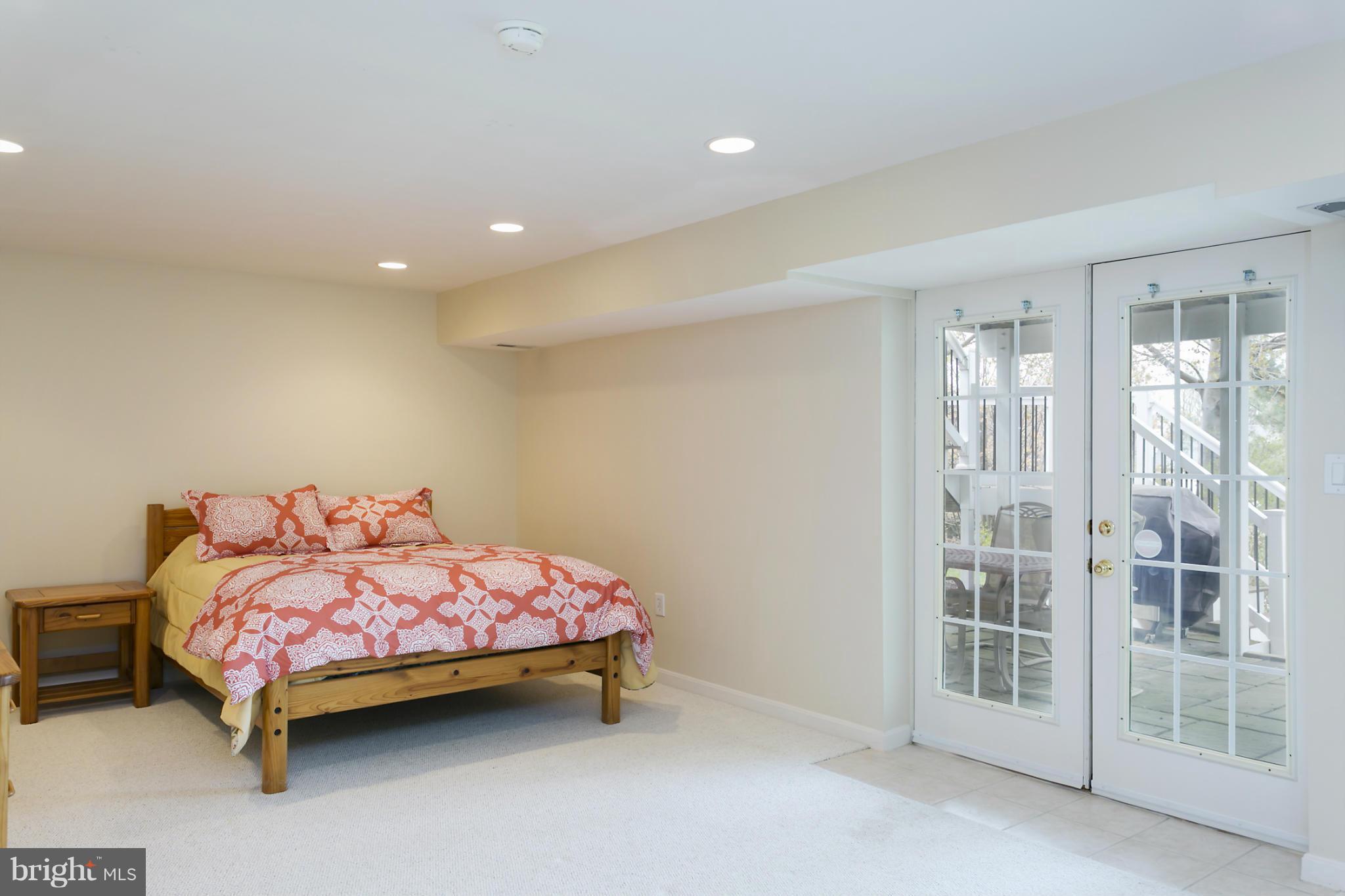 RIVER HILL - Residential