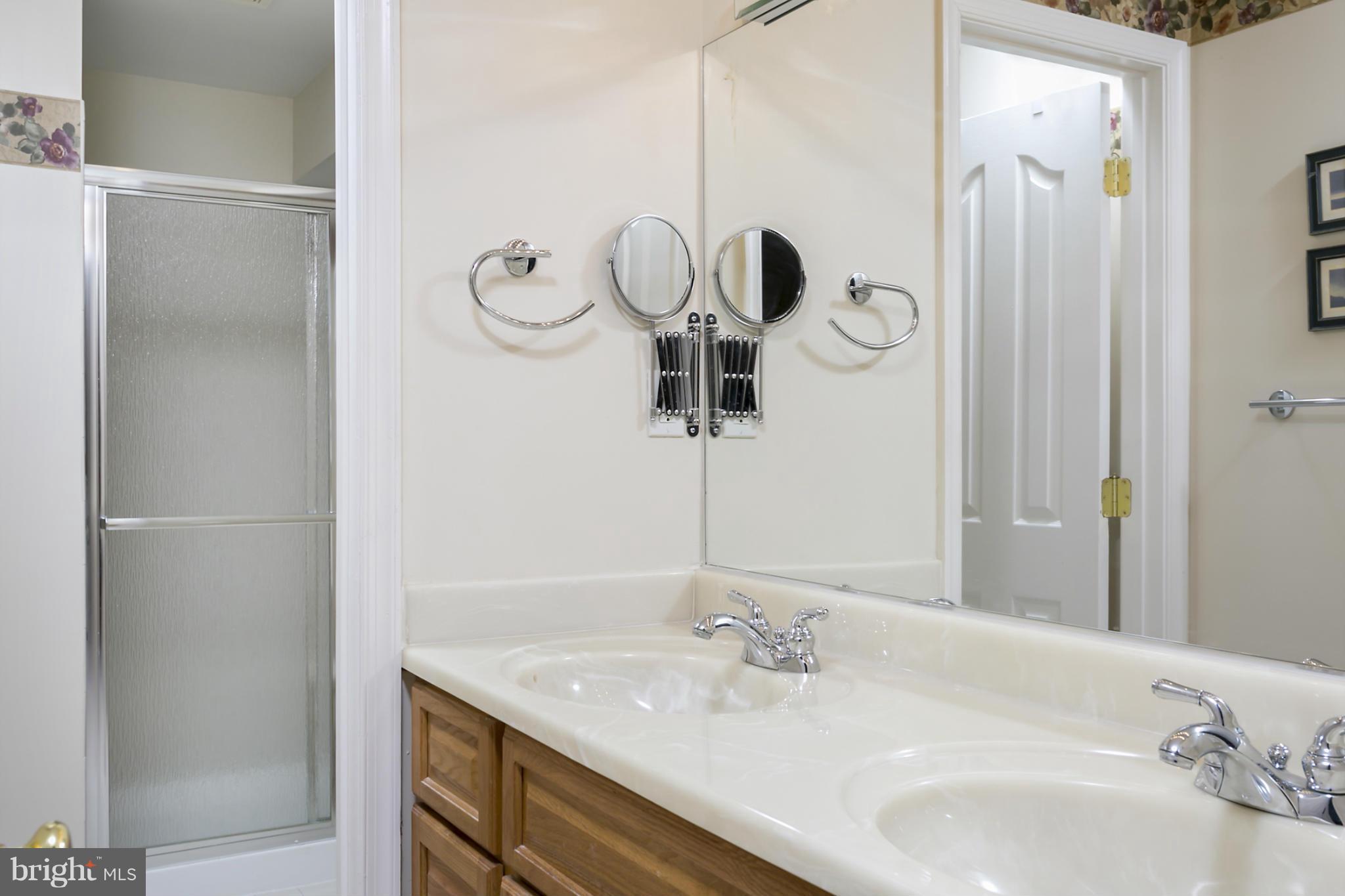 RIVER HILL - Residential