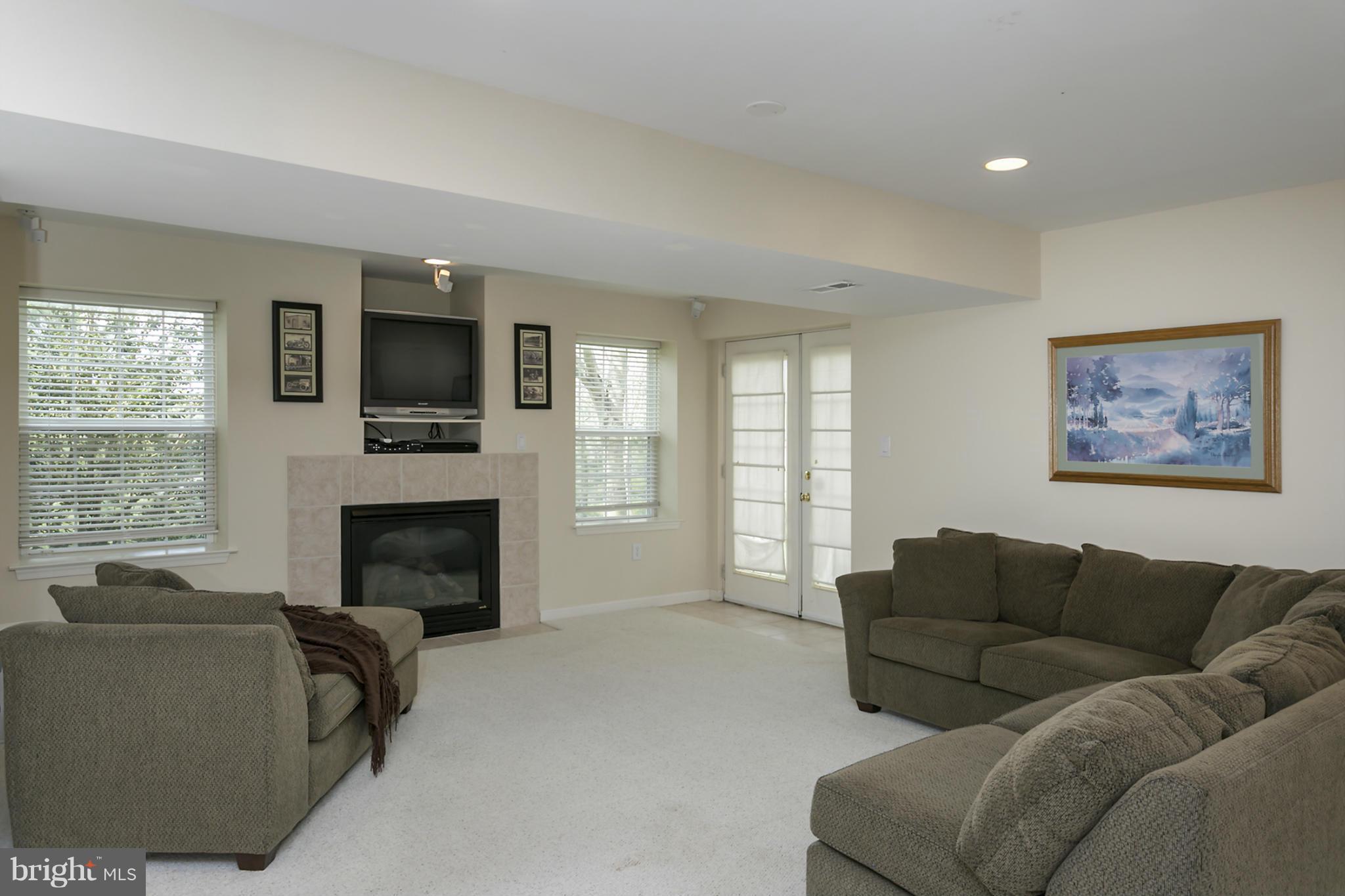 RIVER HILL - Residential