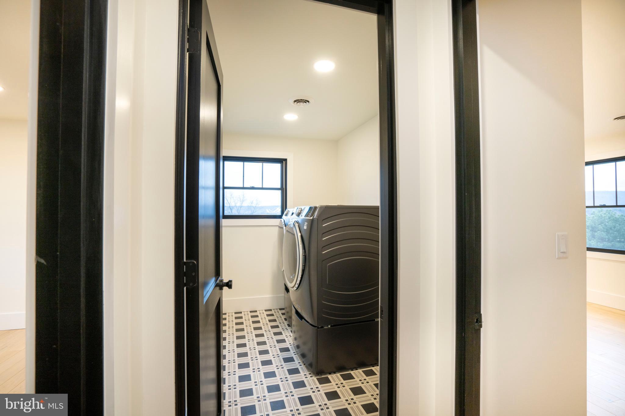 OAK GROVE - Residential