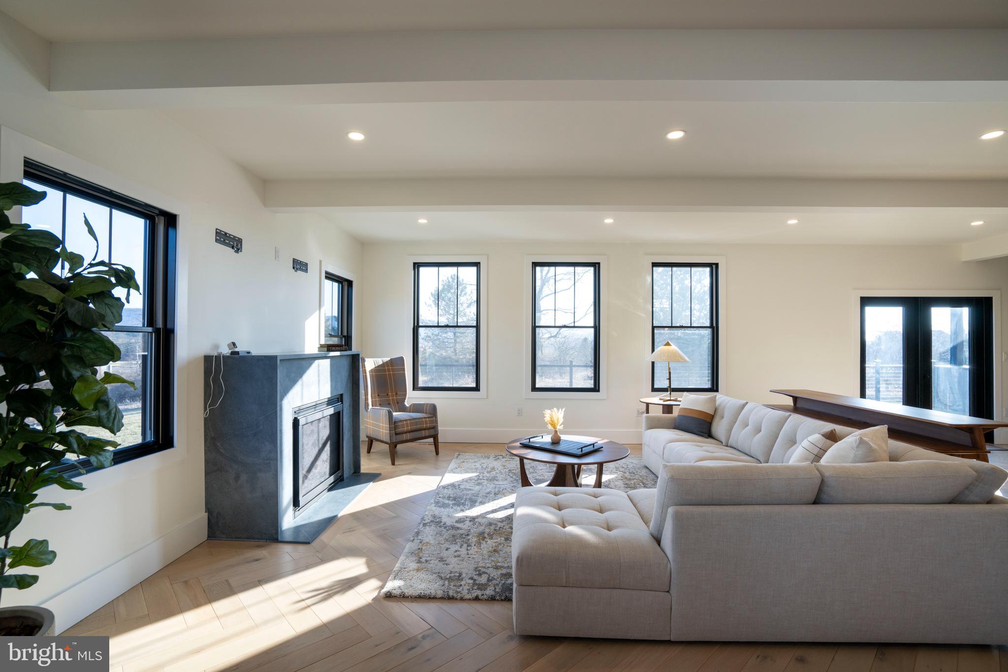 OAK GROVE - Residential