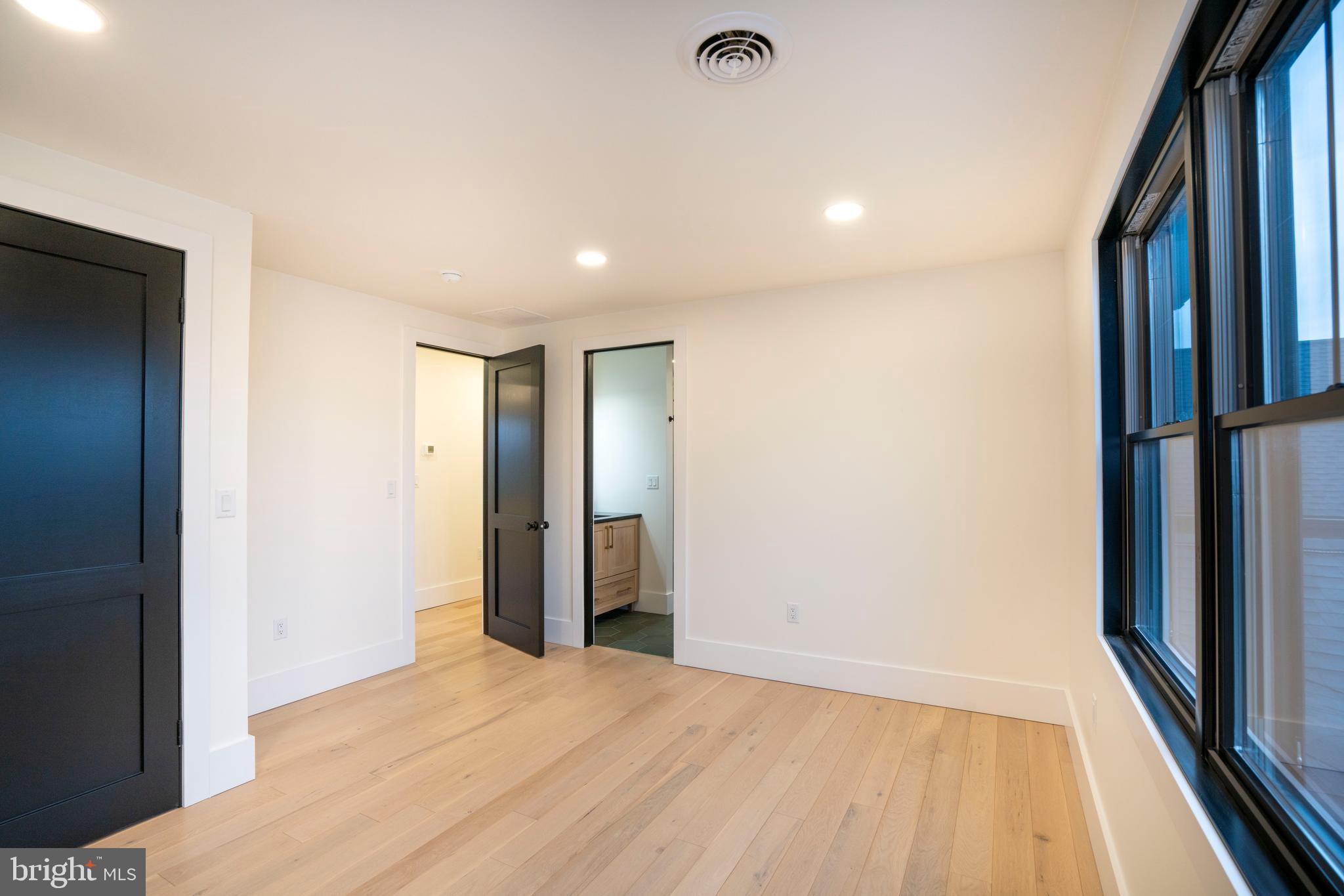 OAK GROVE - Residential