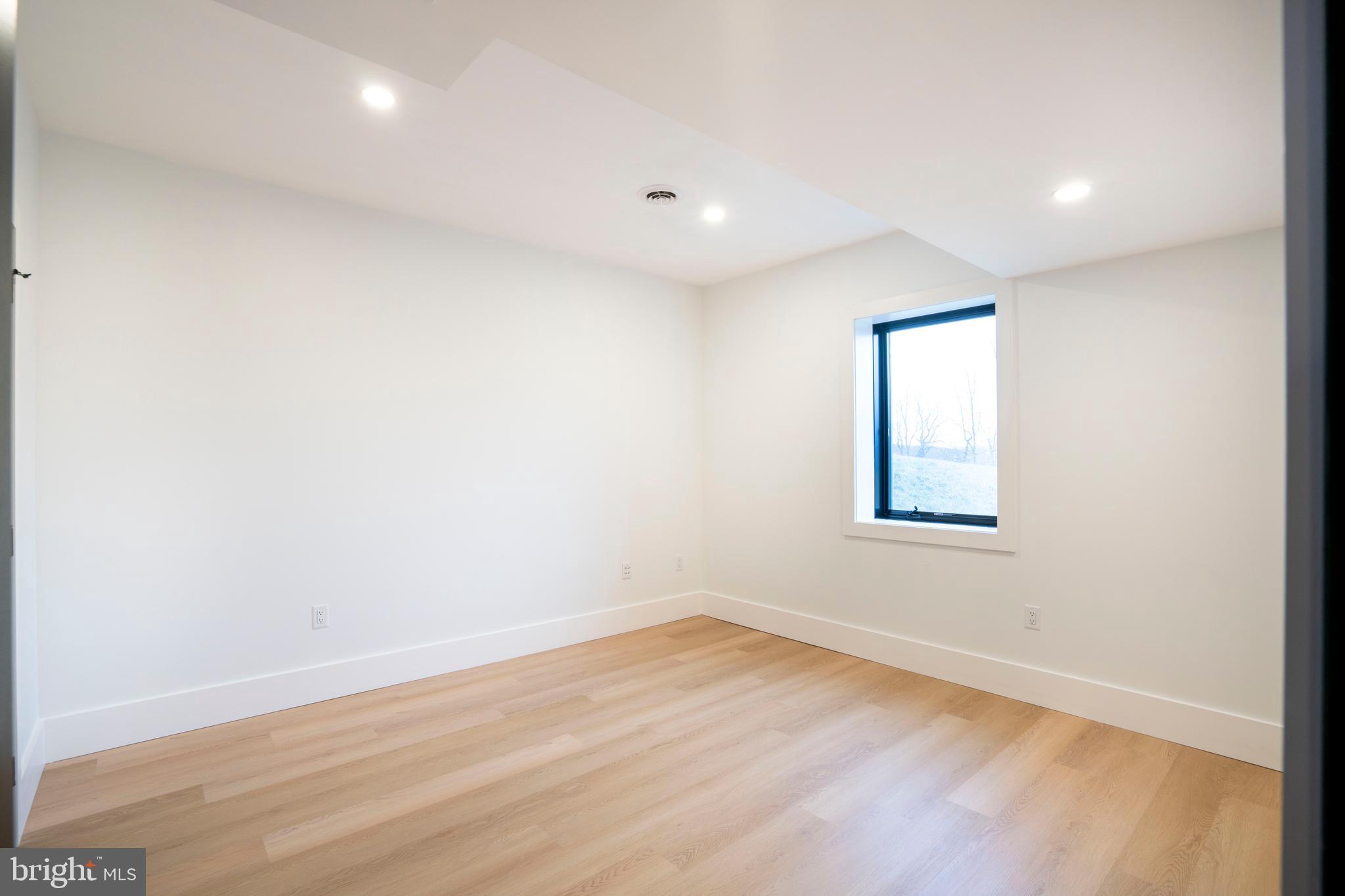 OAK GROVE - Residential