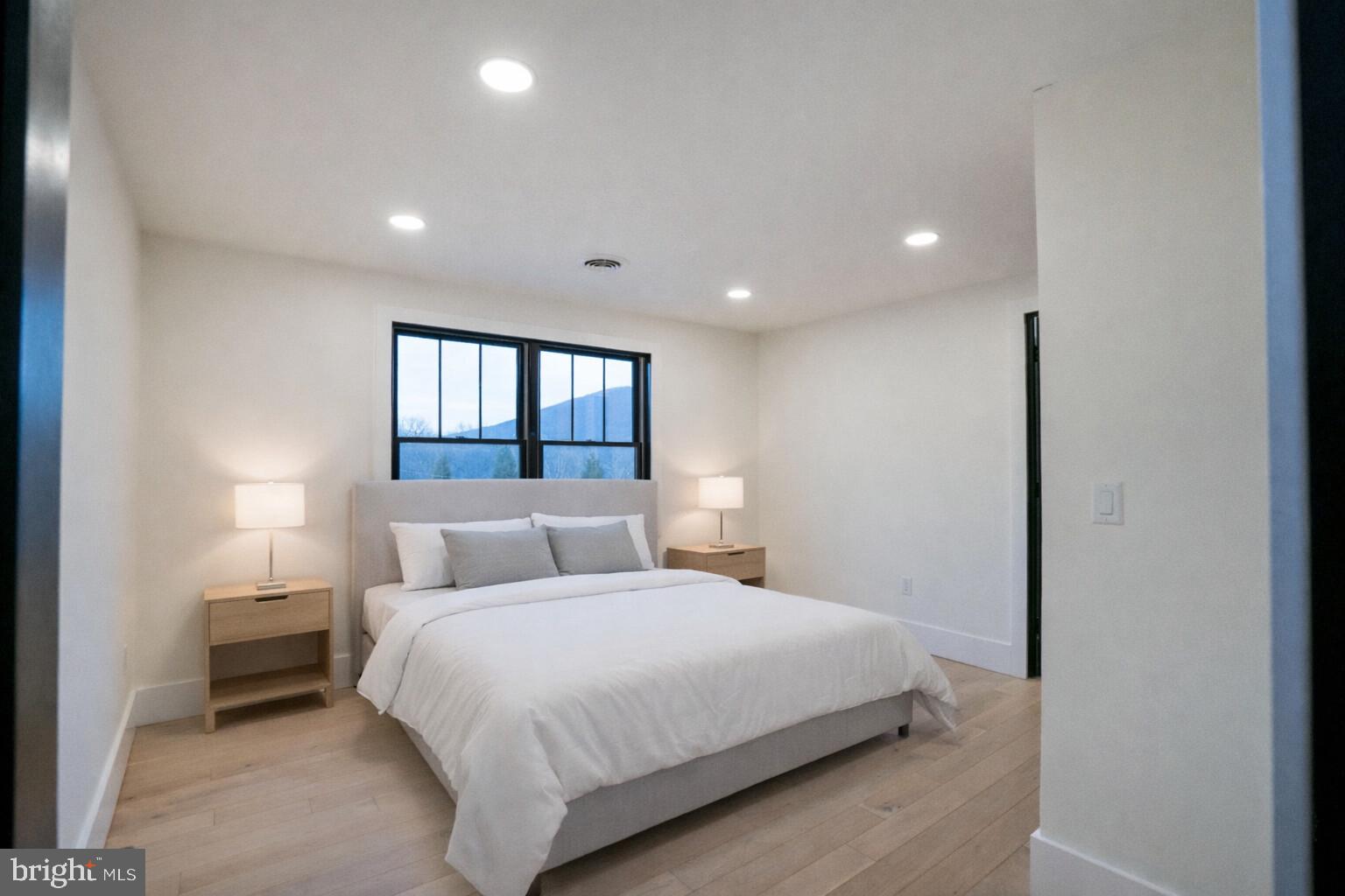 OAK GROVE - Residential