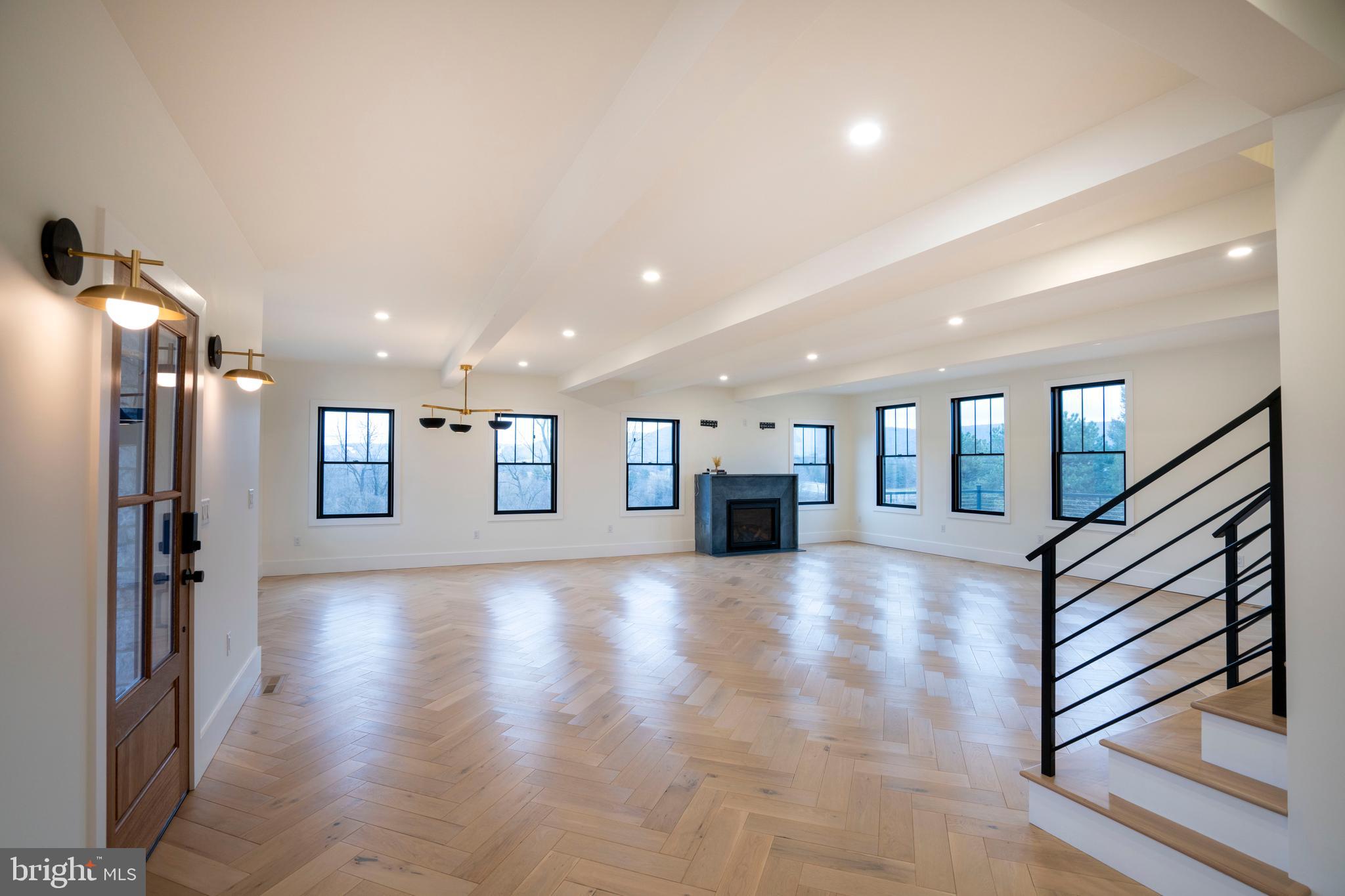 OAK GROVE - Residential