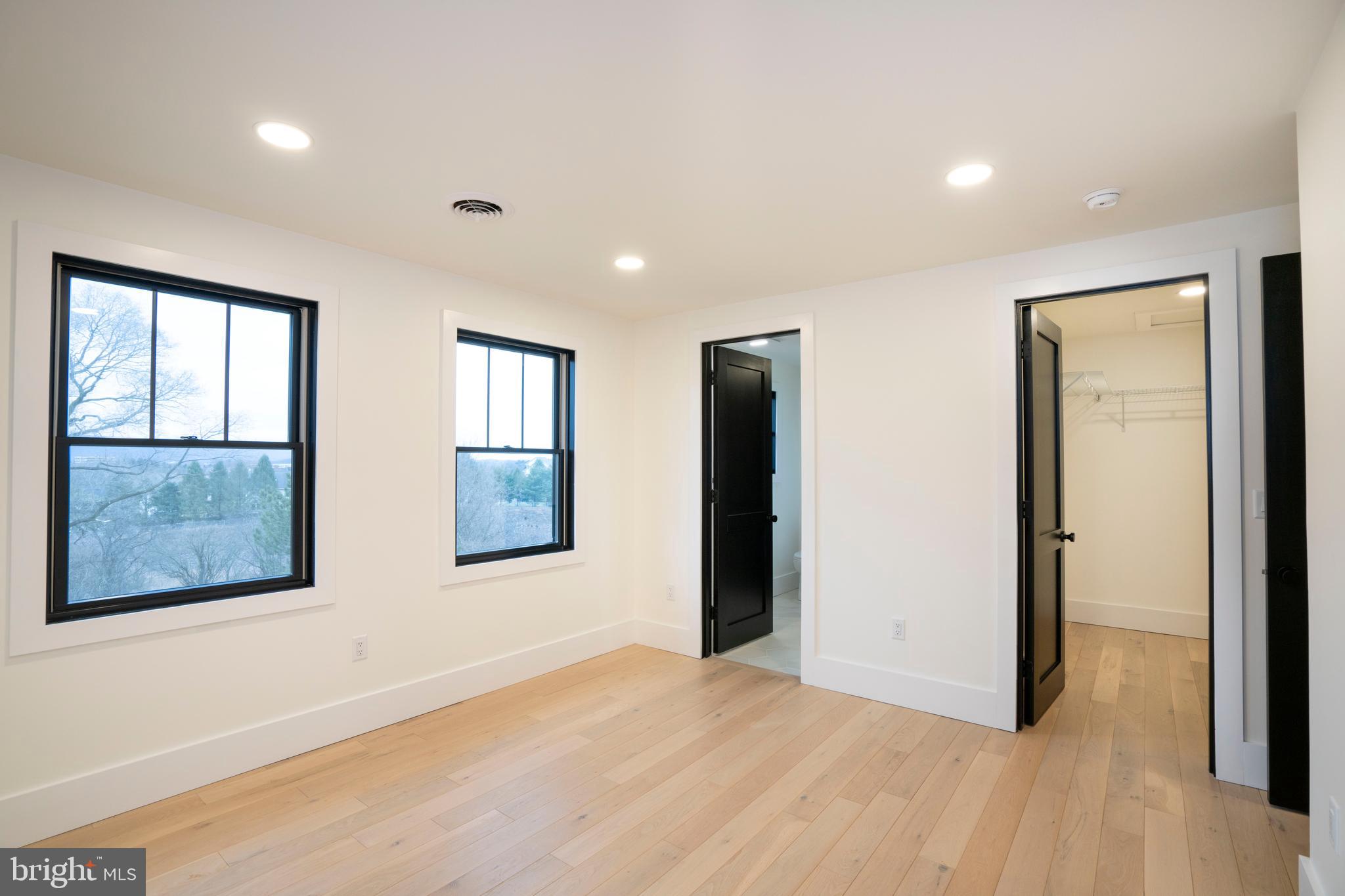 OAK GROVE - Residential