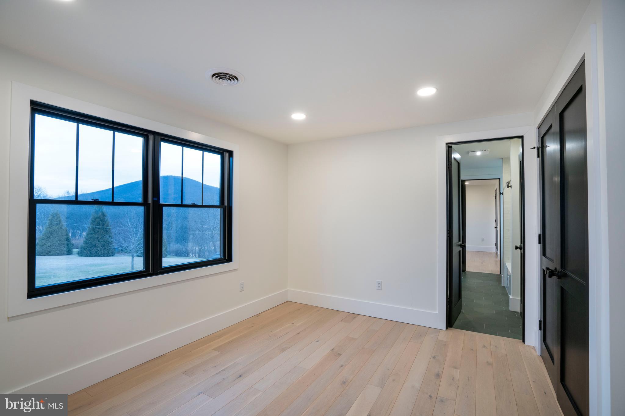 OAK GROVE - Residential