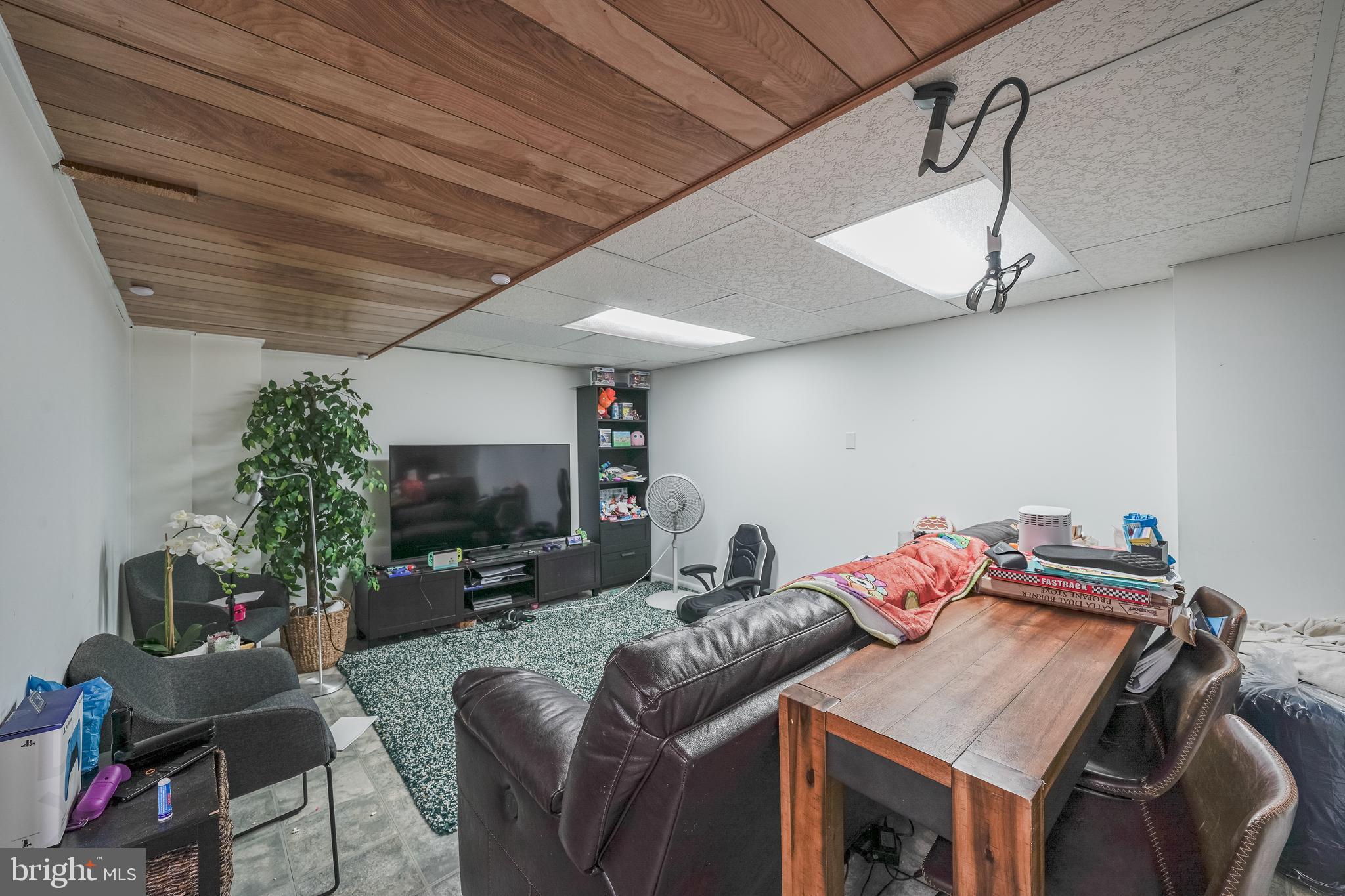 STEDWICK TOWNHOUSES - Residential Lease