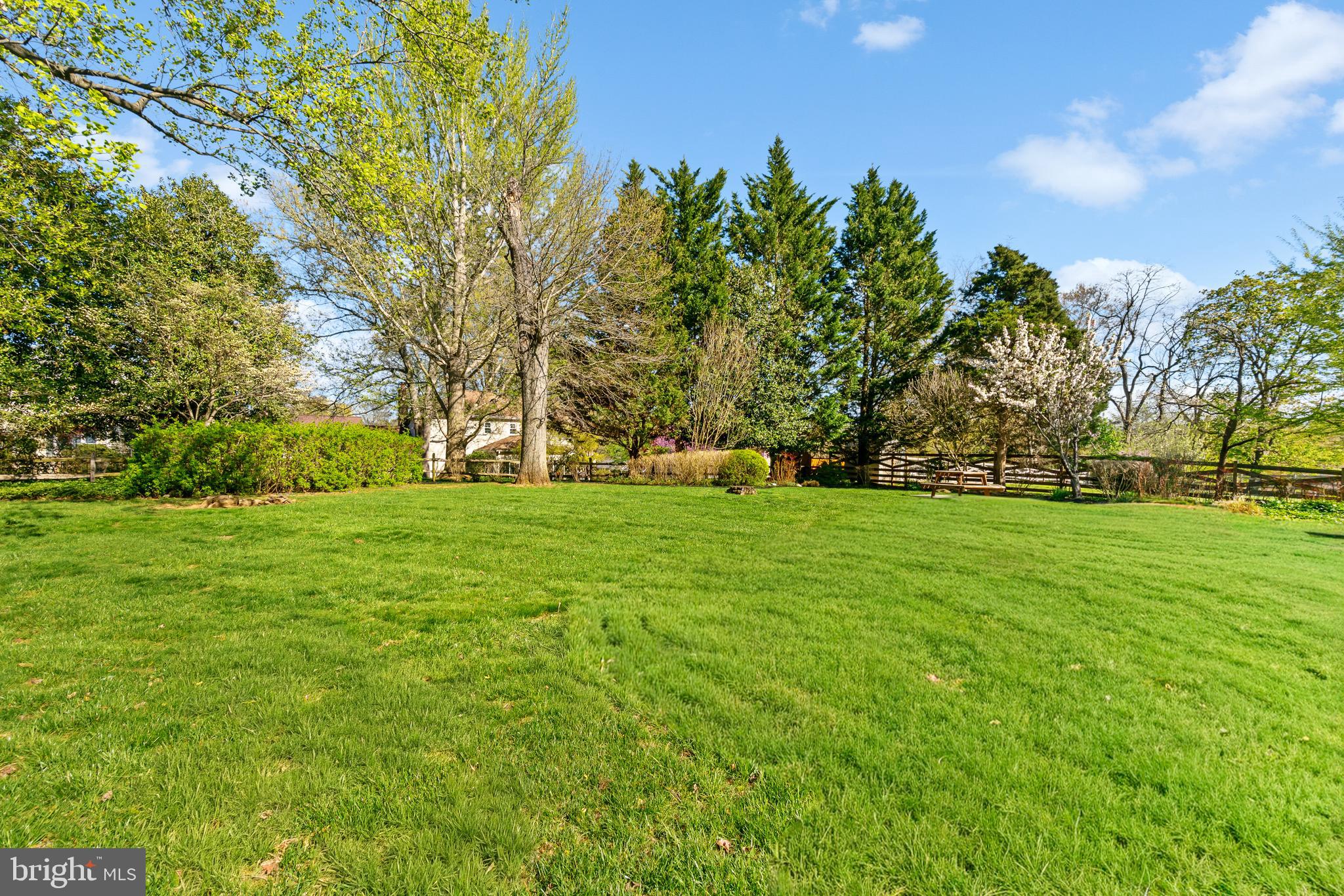 NORBECK ESTATES - Residential