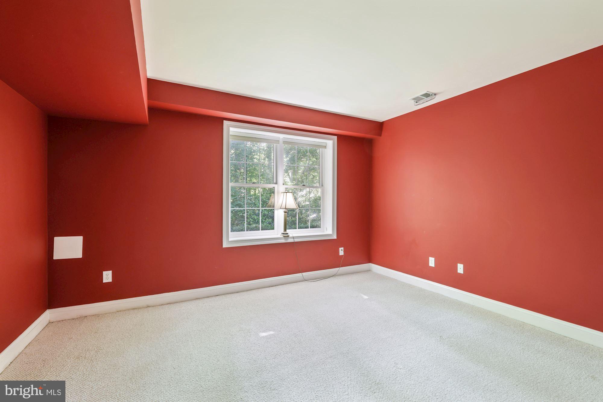 POTOMAC OUTSIDE - Residential