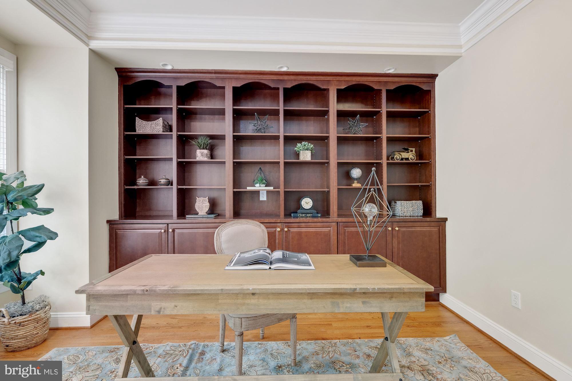 POTOMAC OUTSIDE - Residential