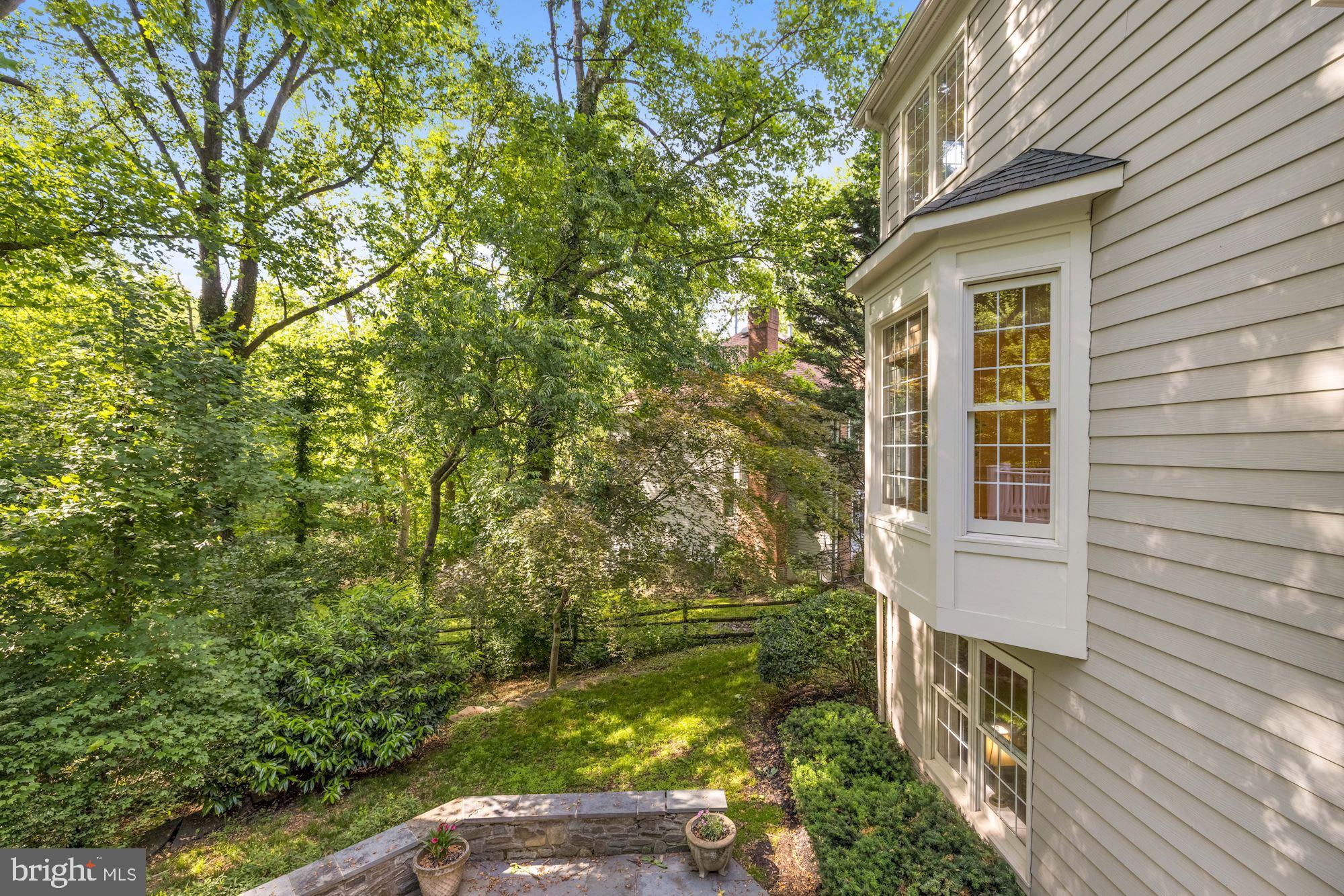 POTOMAC OUTSIDE - Residential