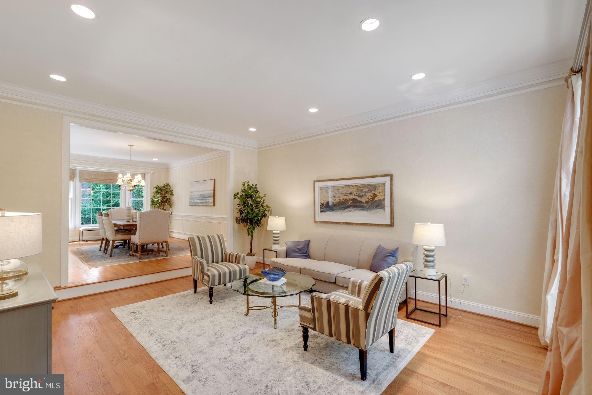 POTOMAC OUTSIDE - Residential