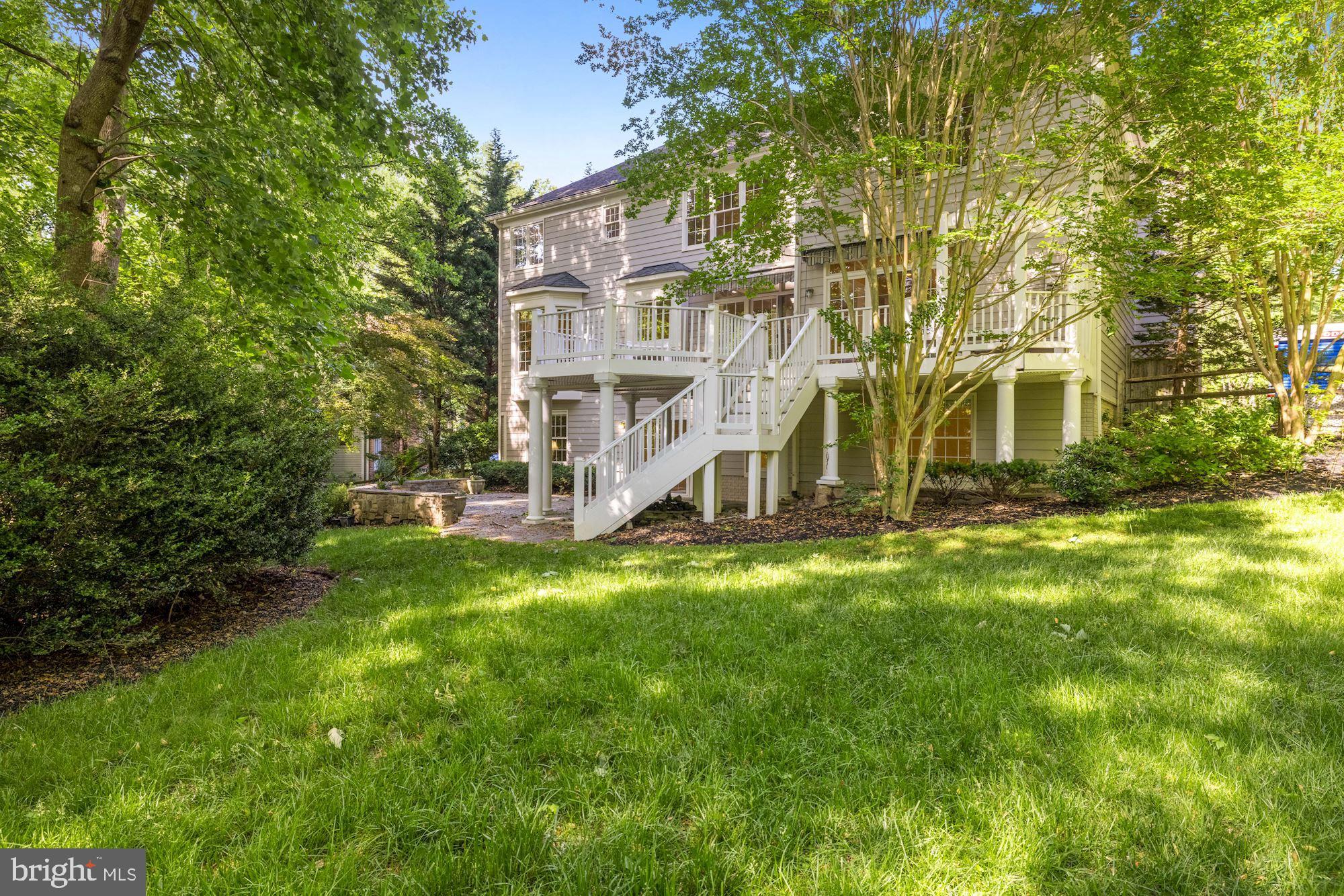 POTOMAC OUTSIDE - Residential