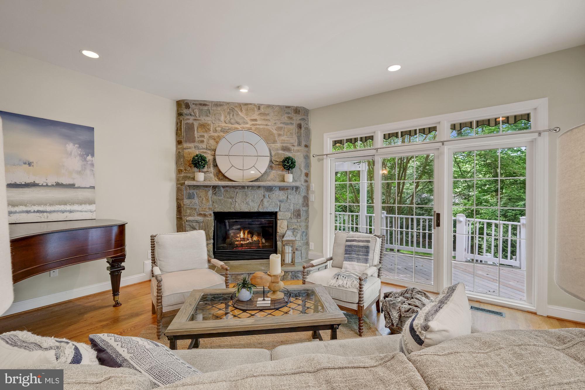 POTOMAC OUTSIDE - Residential