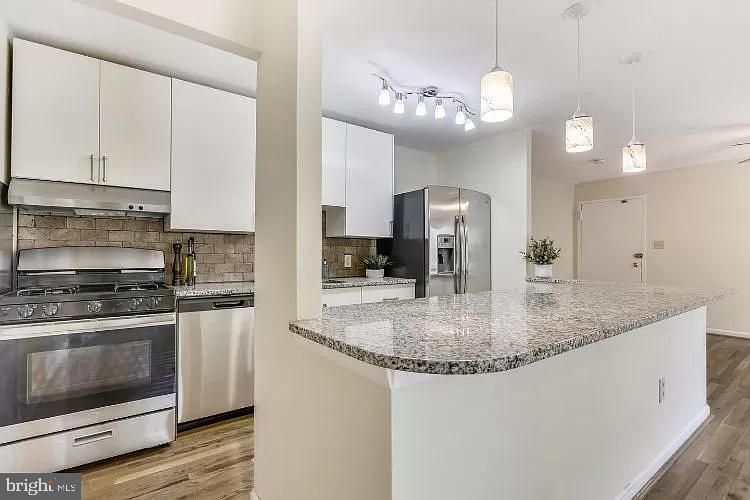 BETHESDA PARK - Residential Lease