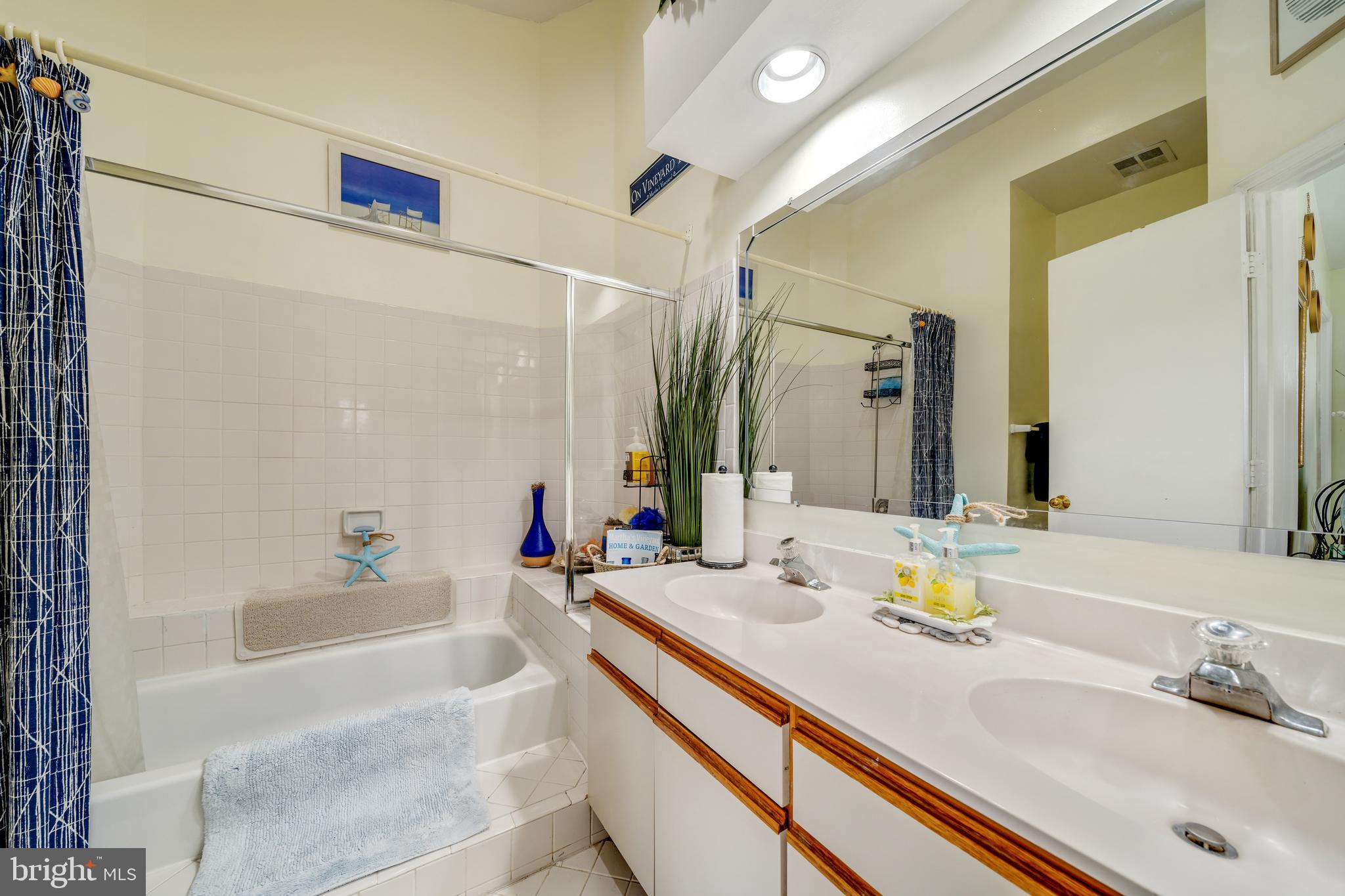 THE VINEYARDS - Residential