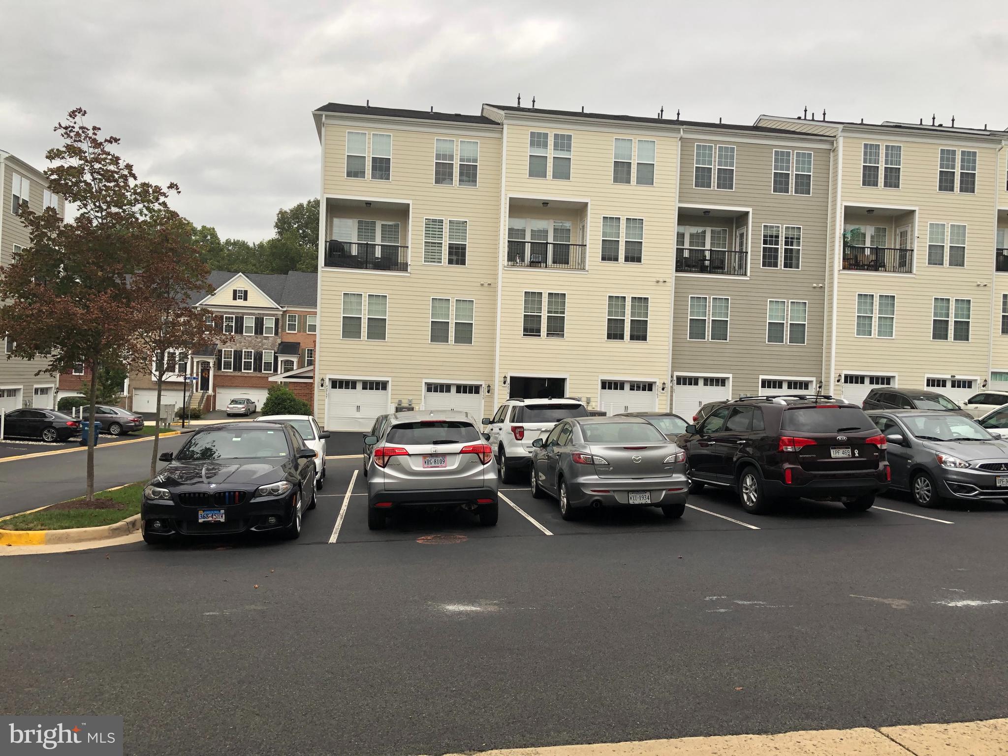 TOWNES AT GOOSE CREEK VILLAGE - Residential Lease