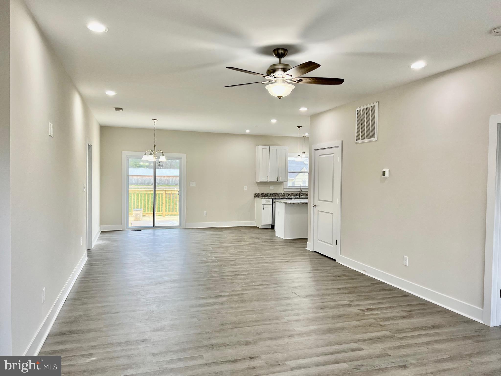 GLEBE HARBOR - Residential