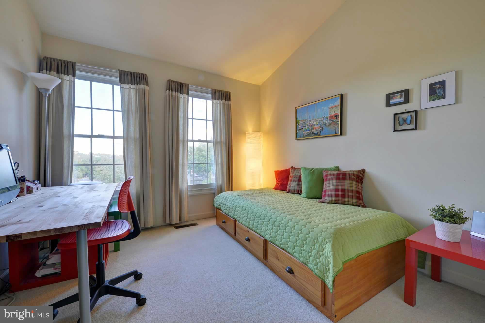 CENTRE RIDGE - Residential