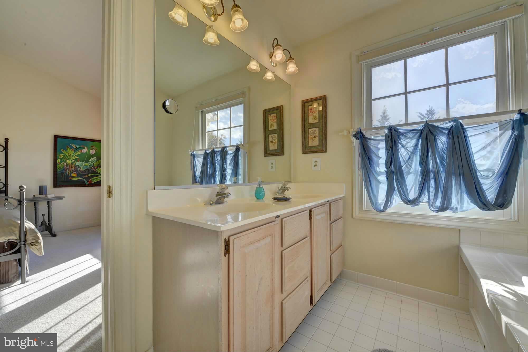 CENTRE RIDGE - Residential