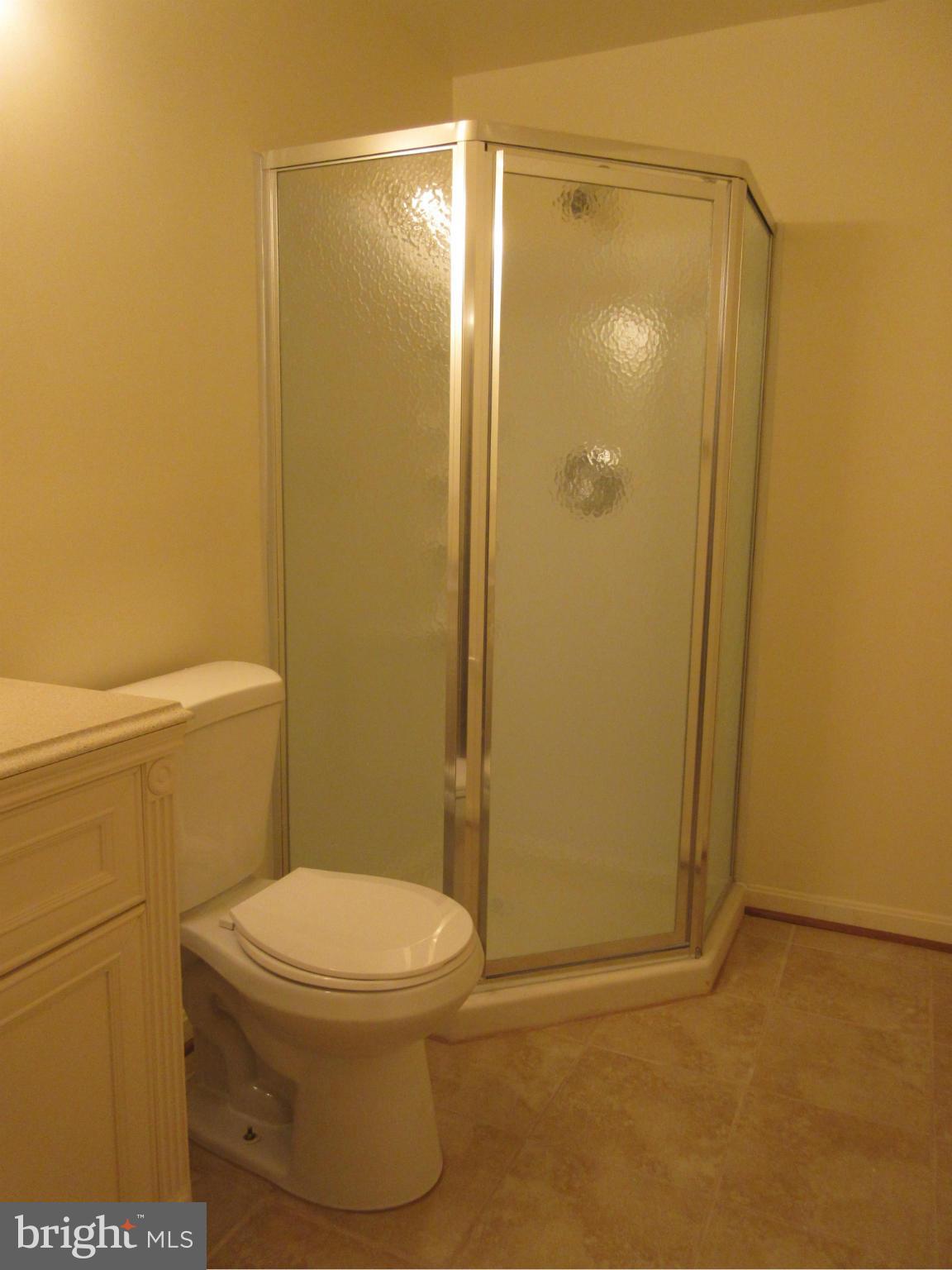 STRATFORD GLEN - Residential Lease