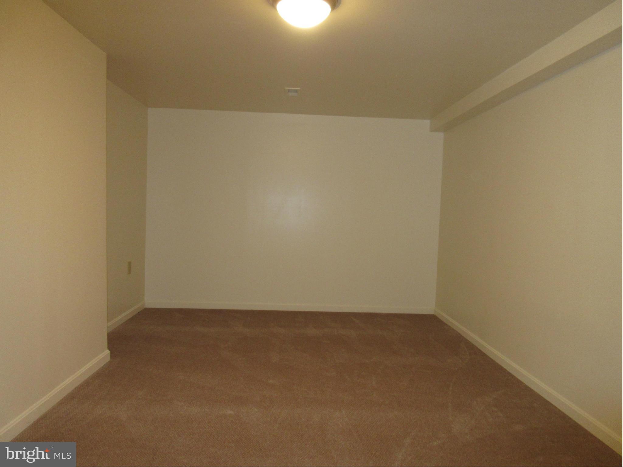 STRATFORD GLEN - Residential Lease