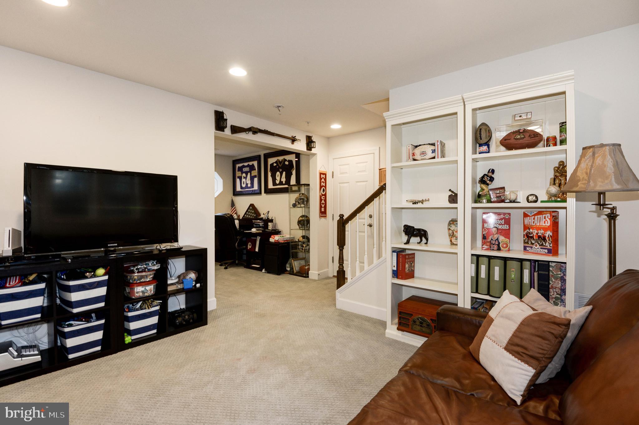 JAGUAR/YORKTOWN - Residential