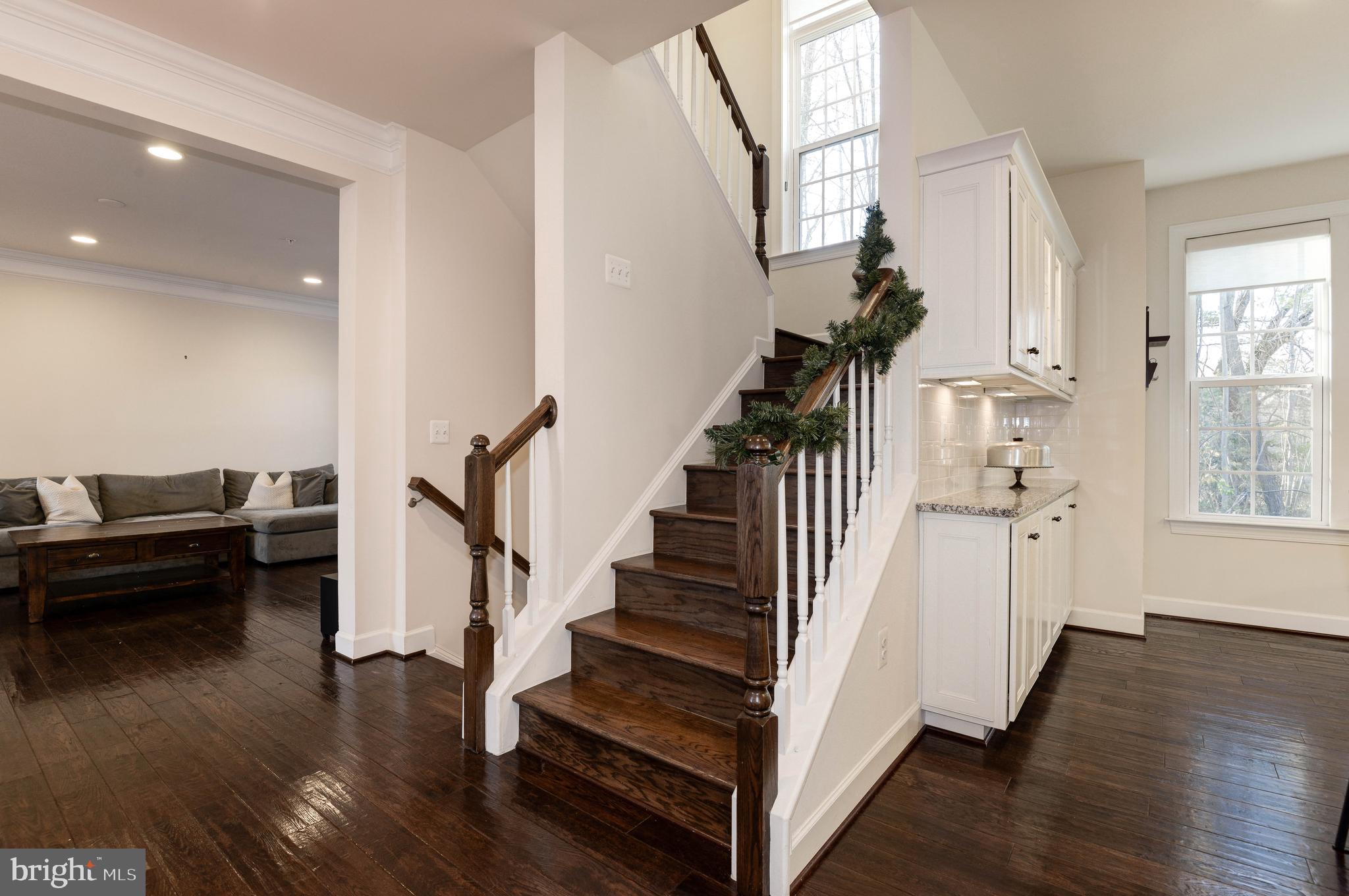 JAGUAR/YORKTOWN - Residential