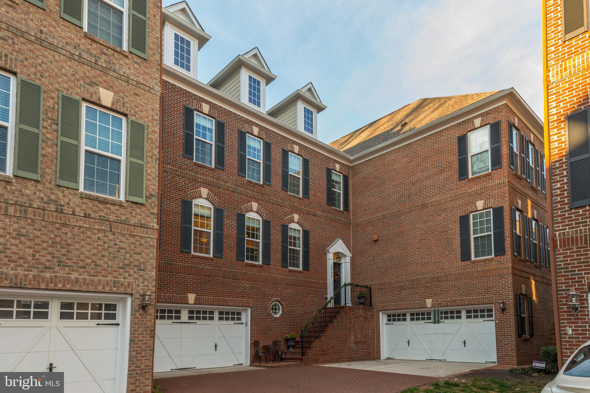 JAGUAR/YORKTOWN - Residential