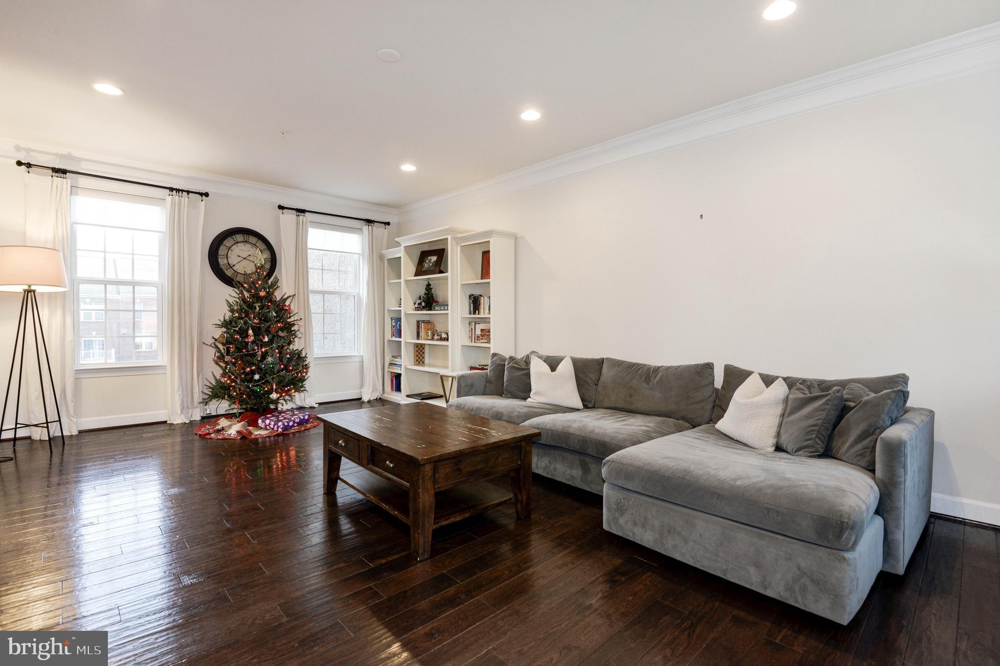 JAGUAR/YORKTOWN - Residential