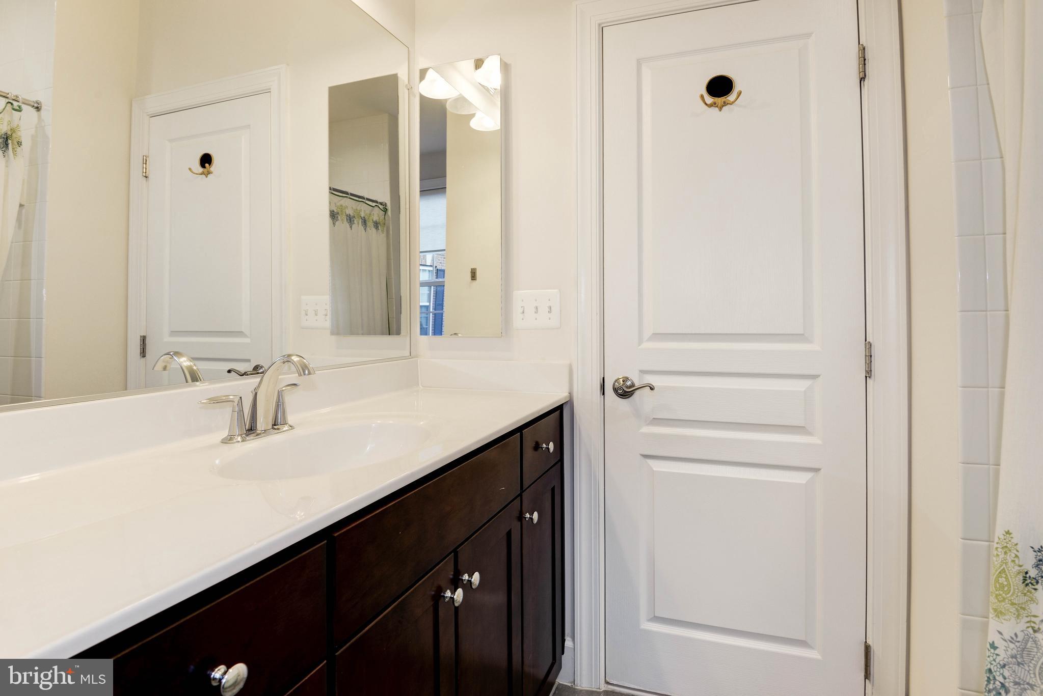 JAGUAR/YORKTOWN - Residential