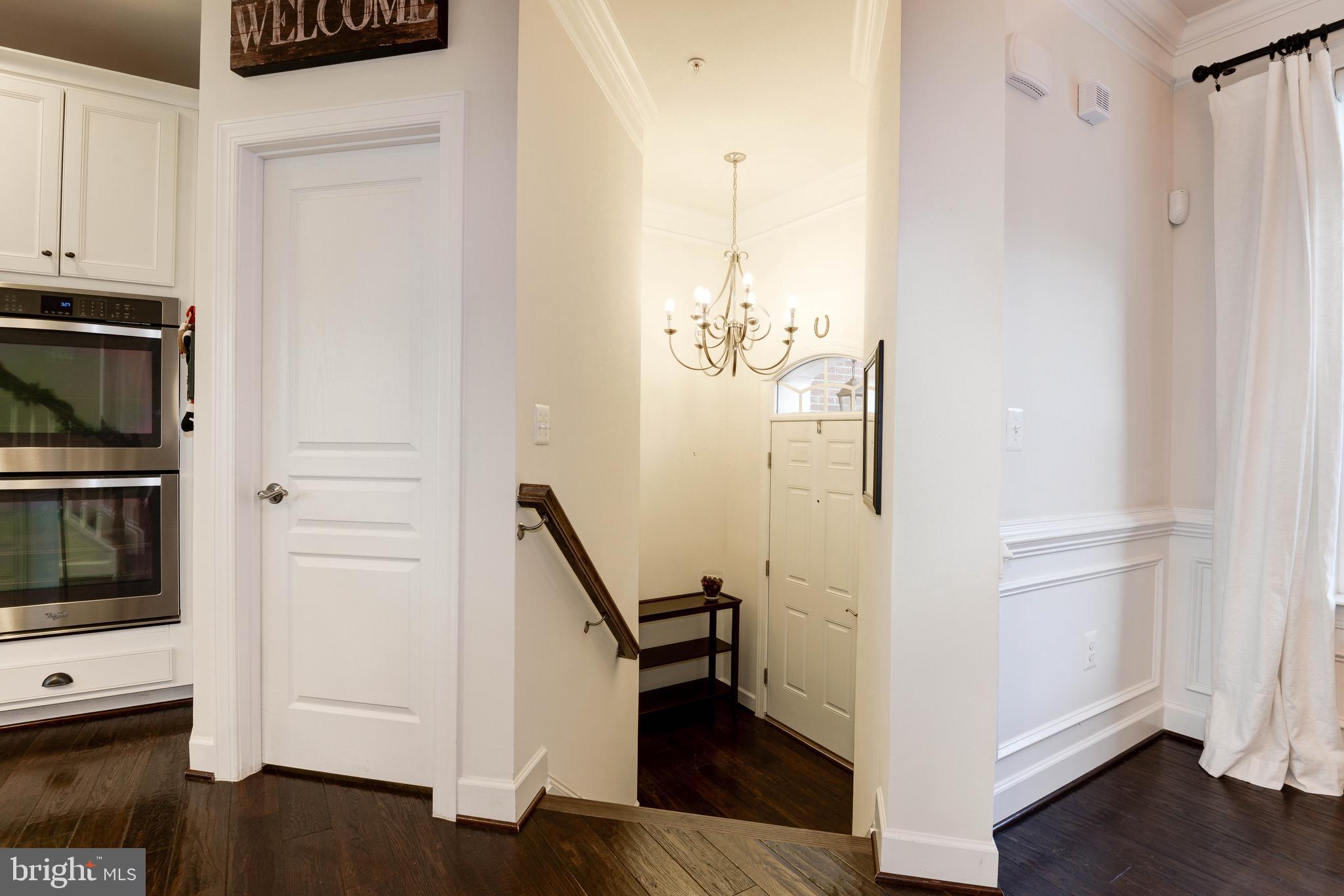 JAGUAR/YORKTOWN - Residential