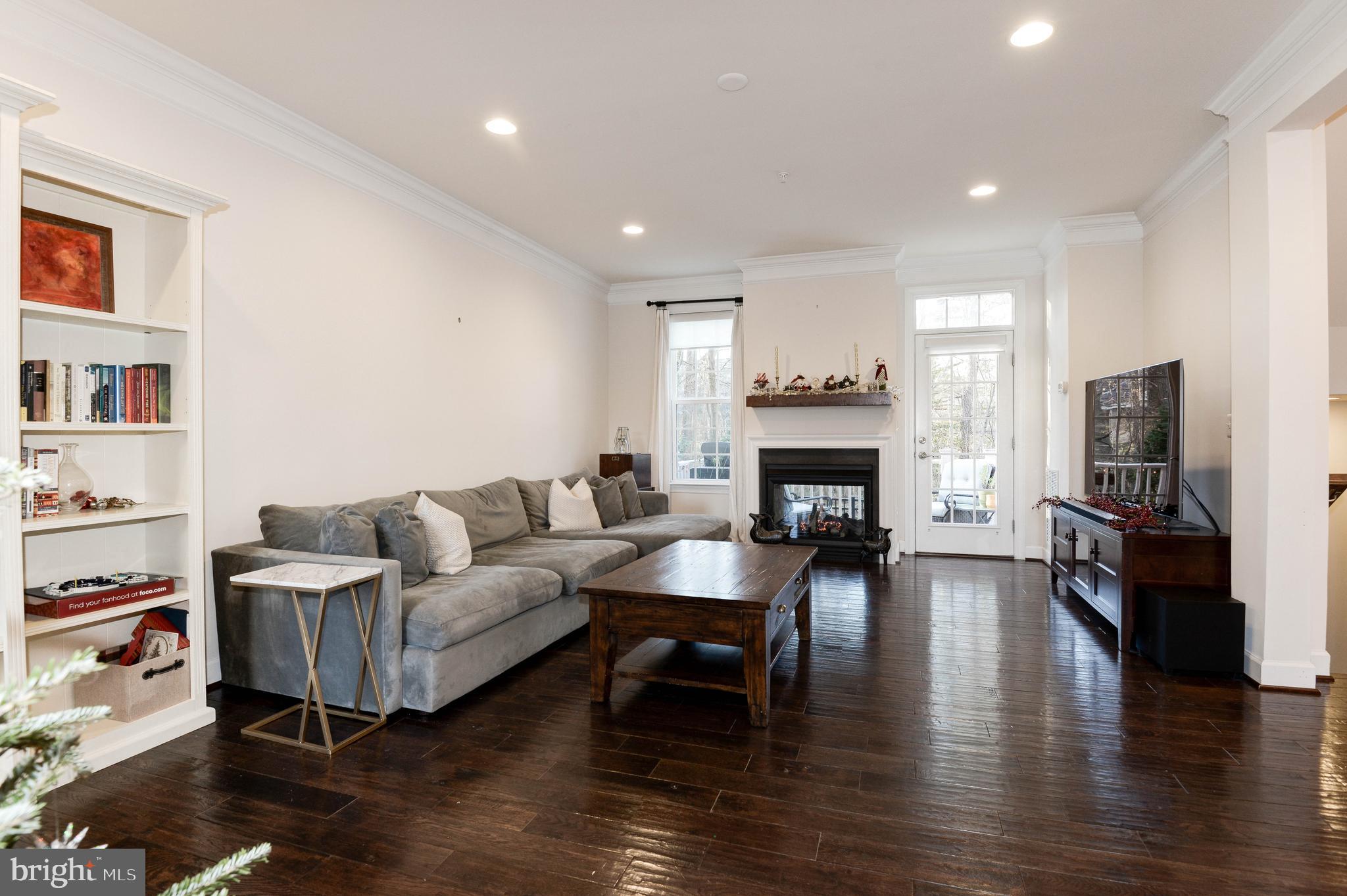 JAGUAR/YORKTOWN - Residential