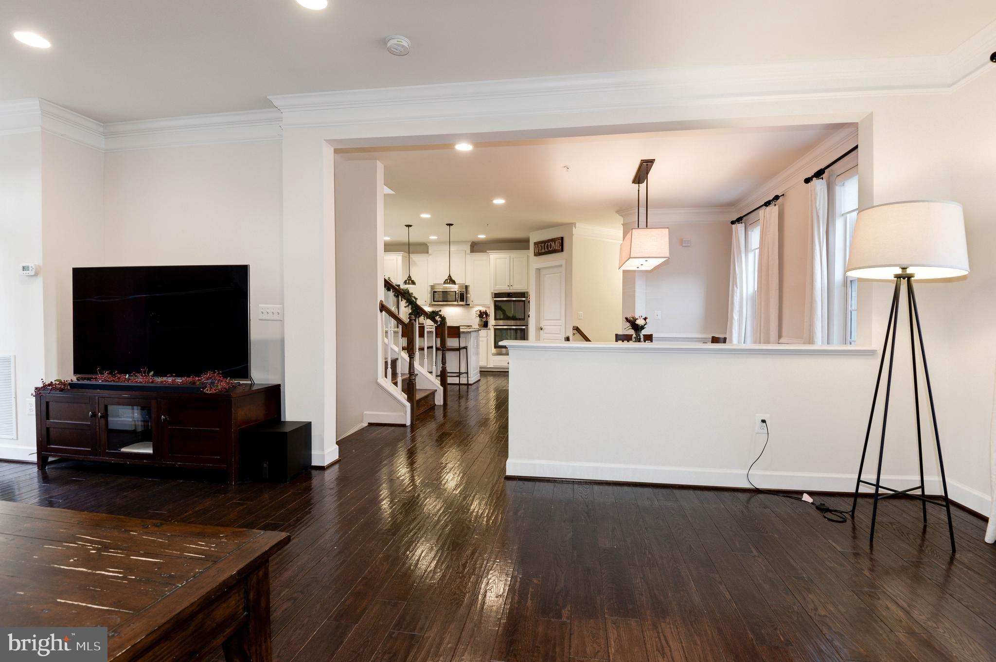 JAGUAR/YORKTOWN - Residential