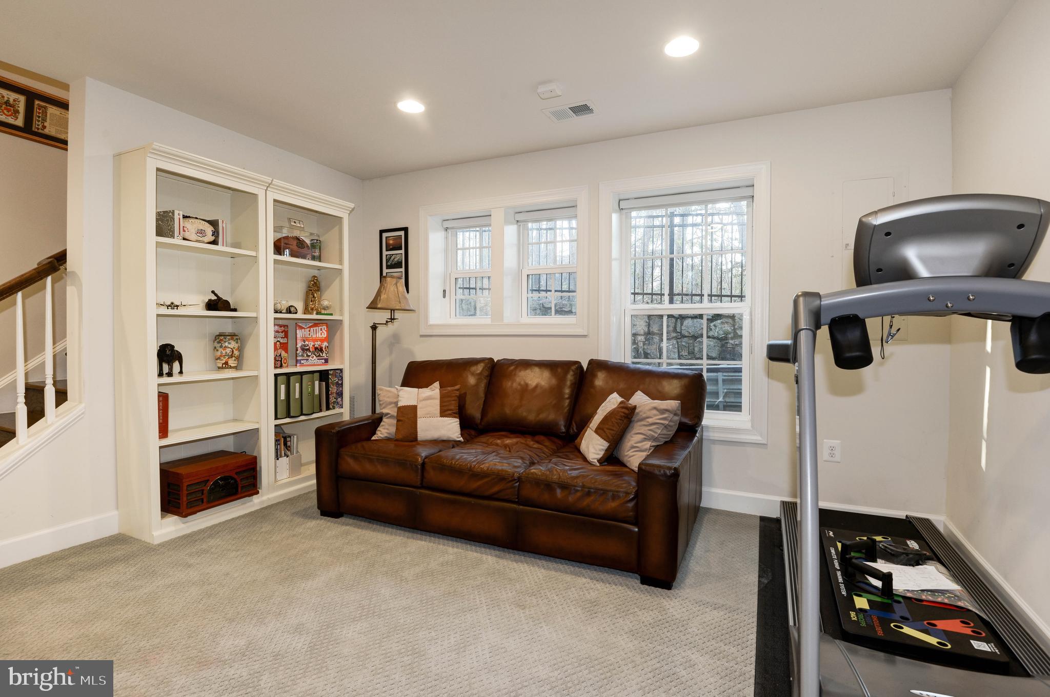 JAGUAR/YORKTOWN - Residential