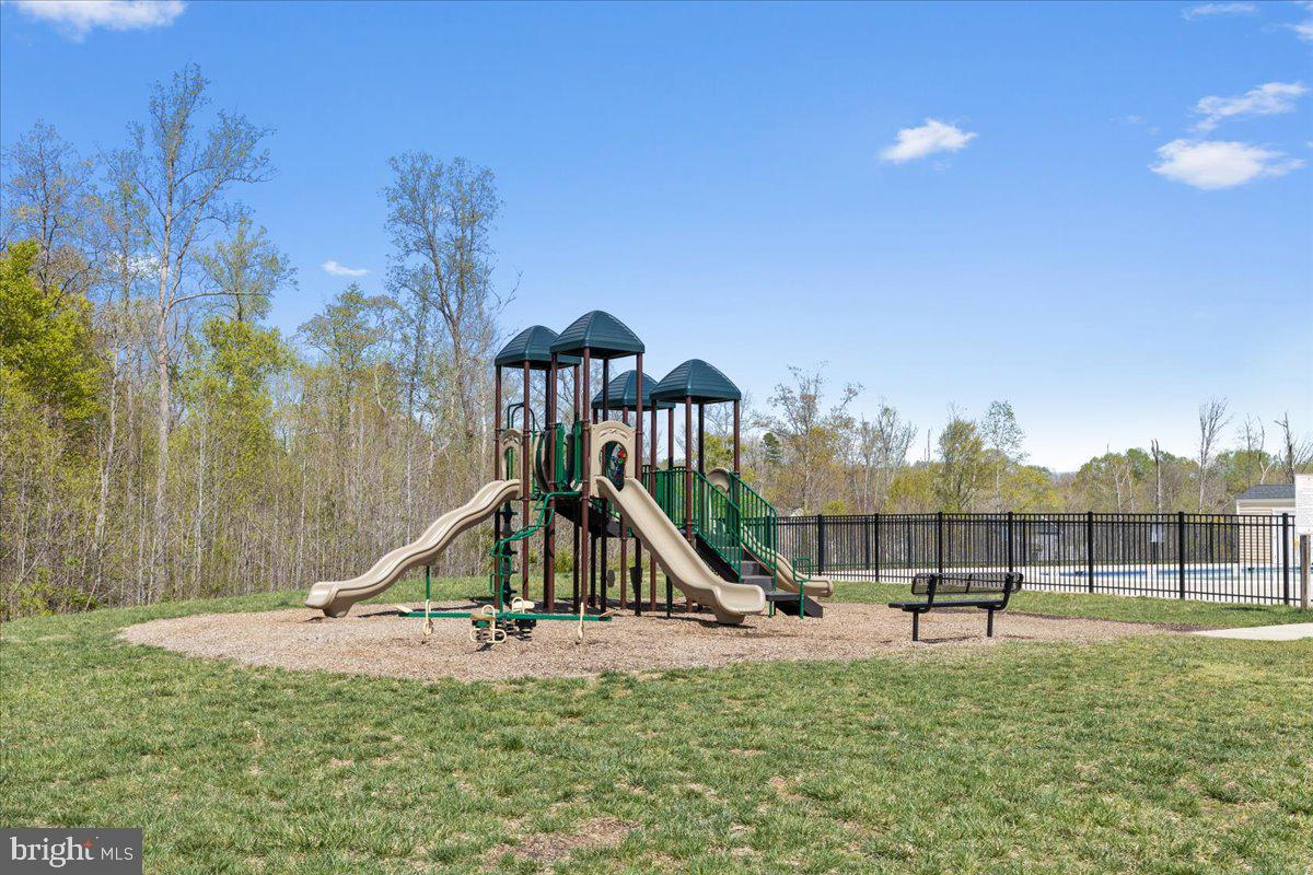 THE VILLAGE AT COURTHOUSE COMMONS - Residential