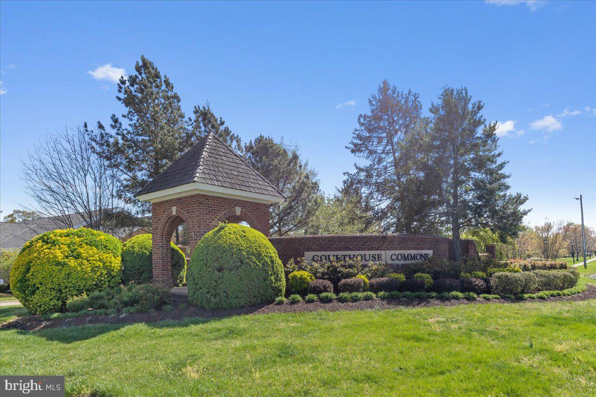 THE VILLAGE AT COURTHOUSE COMMONS - Residential