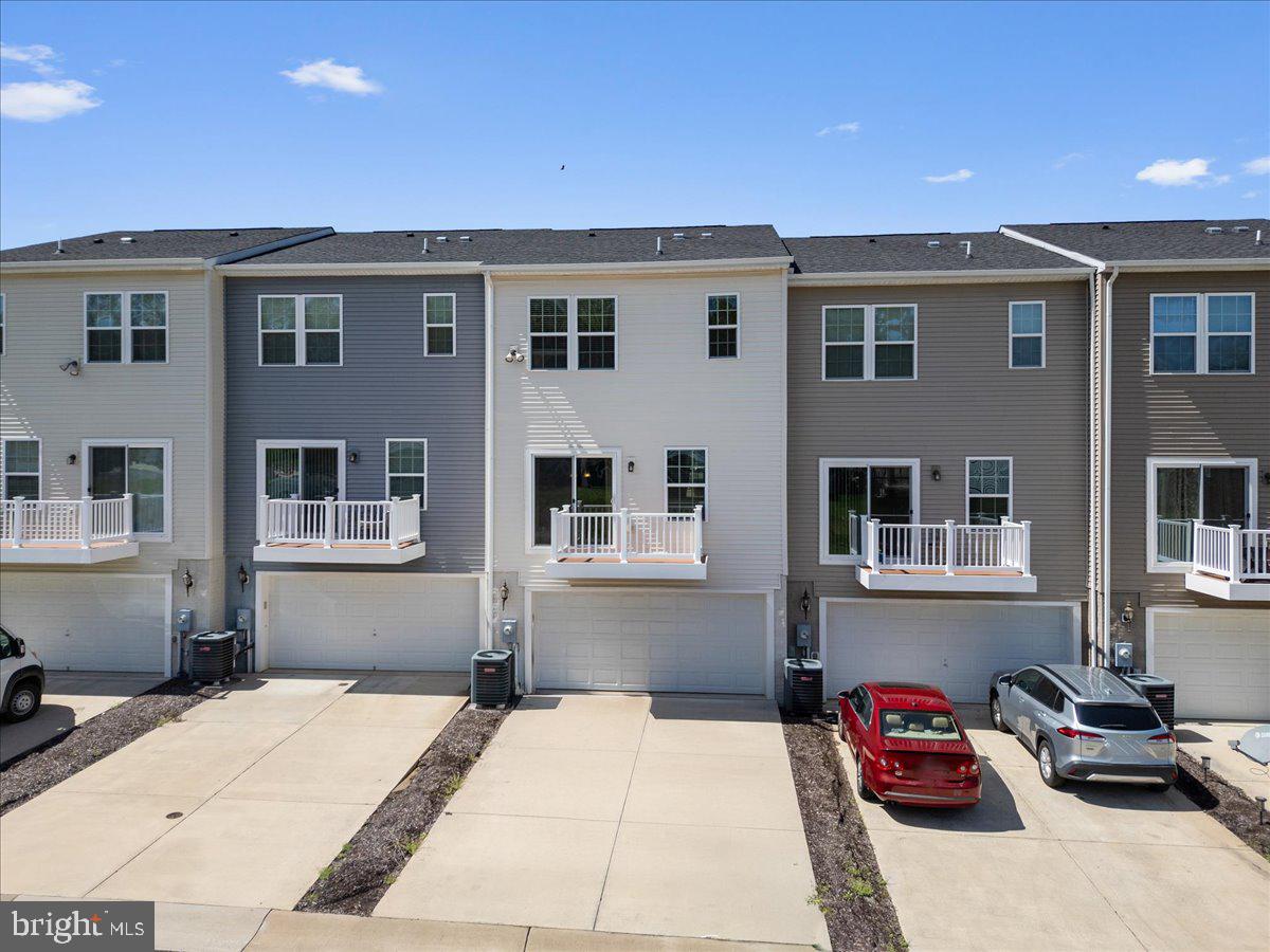 THE VILLAGE AT COURTHOUSE COMMONS - Residential