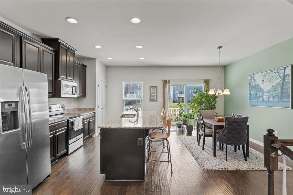 THE VILLAGE AT COURTHOUSE COMMONS - Residential