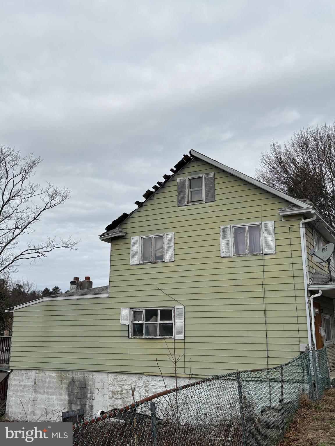 6 W WALNUT STREET