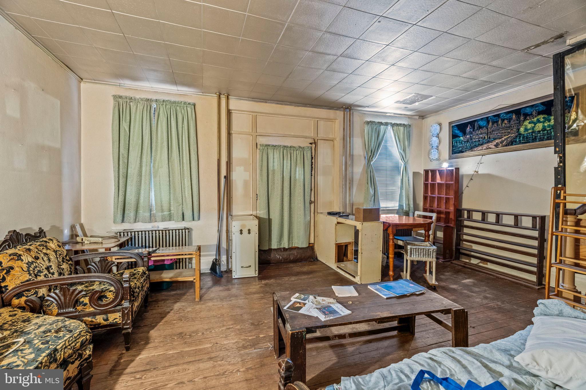 2892 N CONSTITUTION ROAD