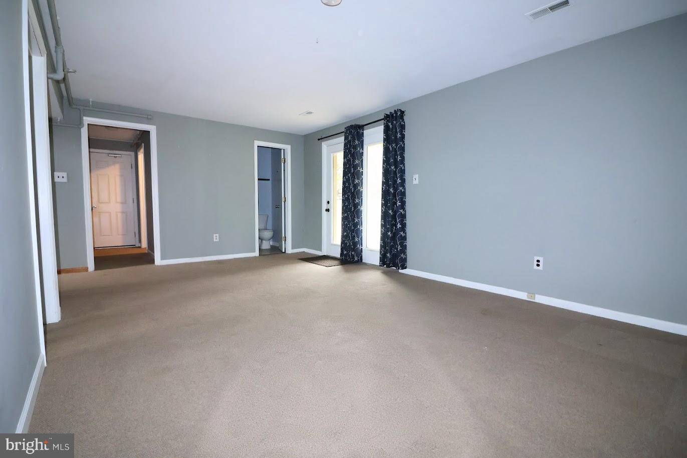 DUTCH NECK FARMS - Residential